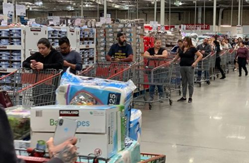 美國肯德基已經無雞可炸了,冬天還會遠嗎